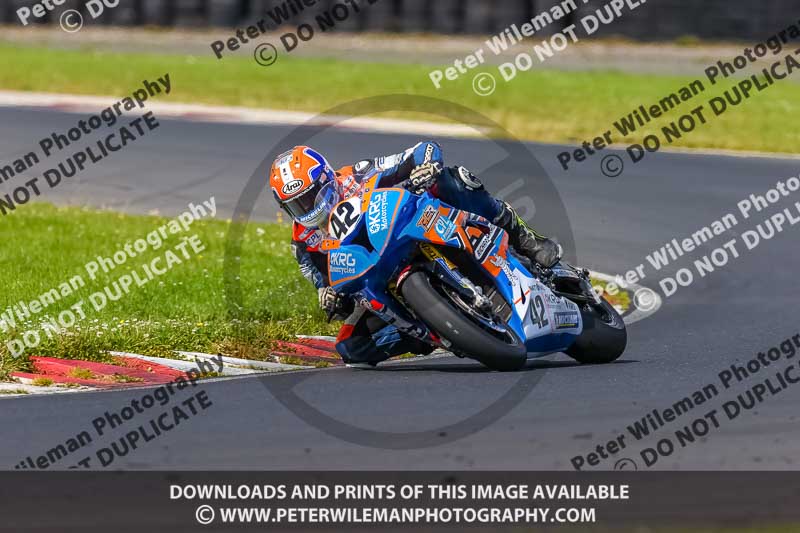 cadwell no limits trackday;cadwell park;cadwell park photographs;cadwell trackday photographs;enduro digital images;event digital images;eventdigitalimages;no limits trackdays;peter wileman photography;racing digital images;trackday digital images;trackday photos